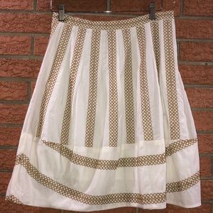 🕊BCBGMAXAZRIA🕊WHITE AND TAN EYELET SKIRT🕊